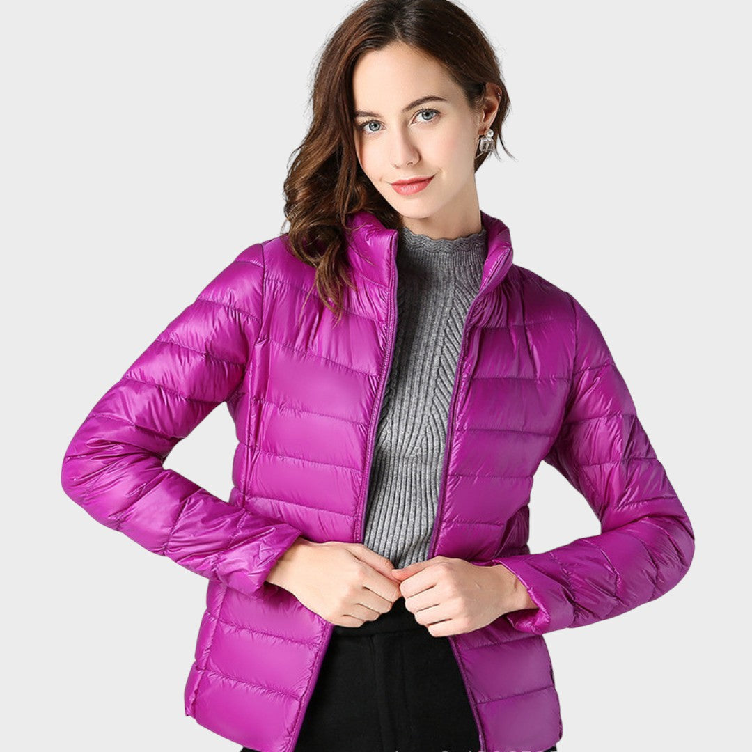 Блага - Ултра лека пухенка с елегантни надигания