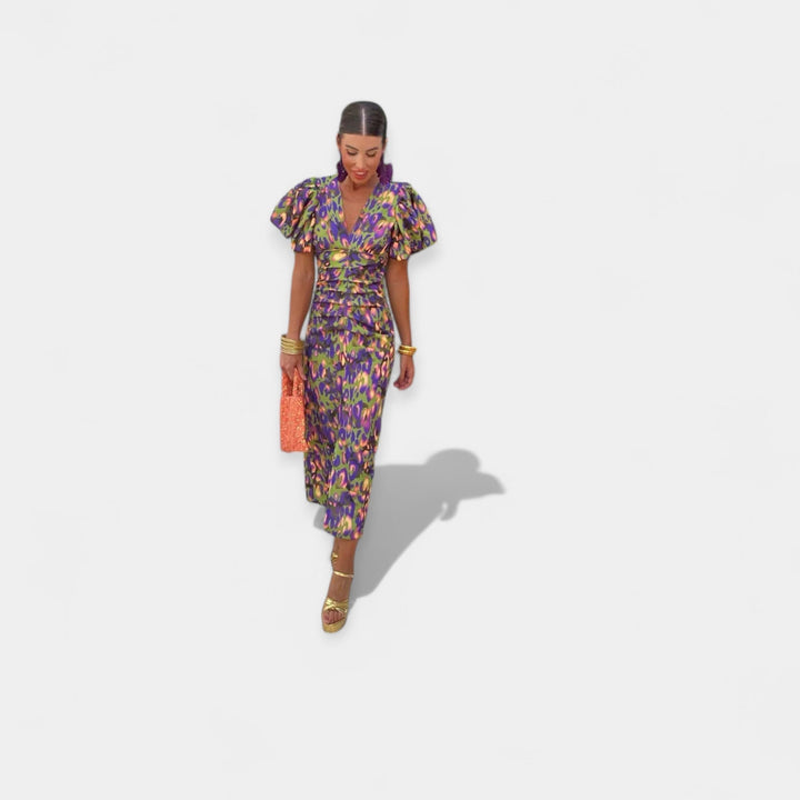 Рокля с Ръкави и Волани