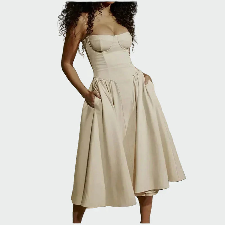 Макси рокля от сатен с тънки презрамки