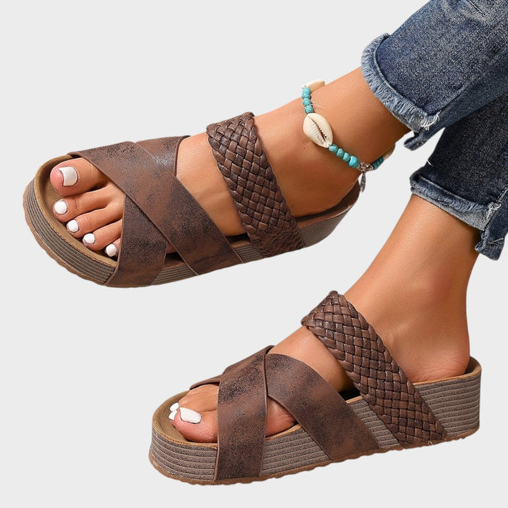 Милена - Ортопедични сандали от кожа