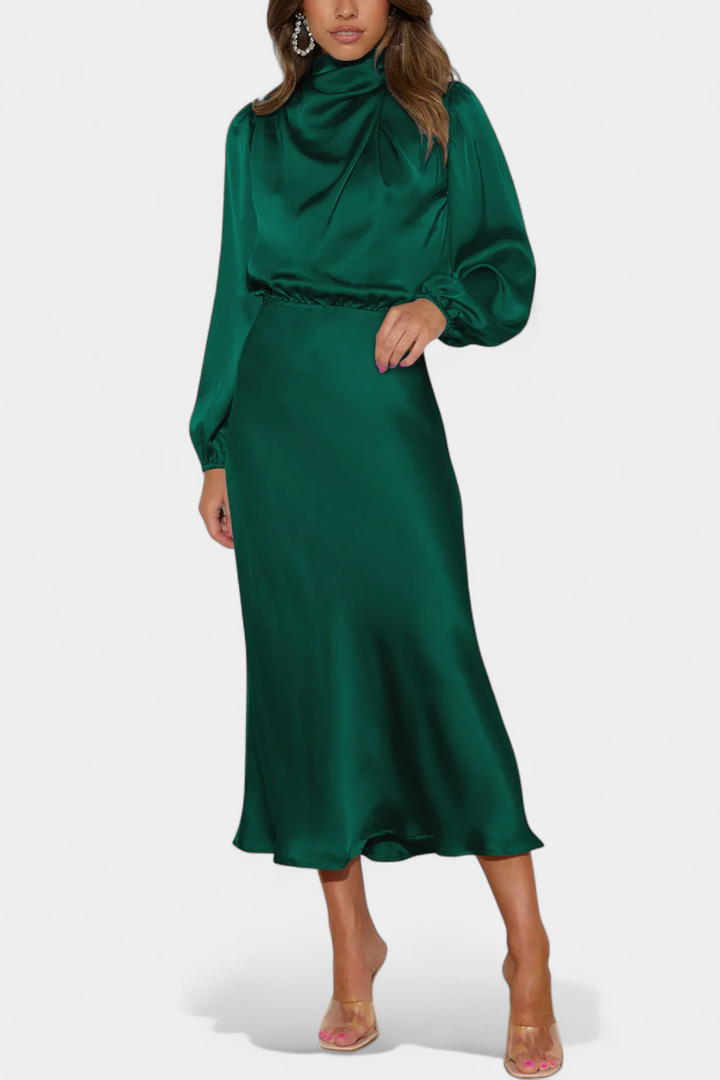 Мария Макси Рокля с Висок Яка и Цветни Детайли